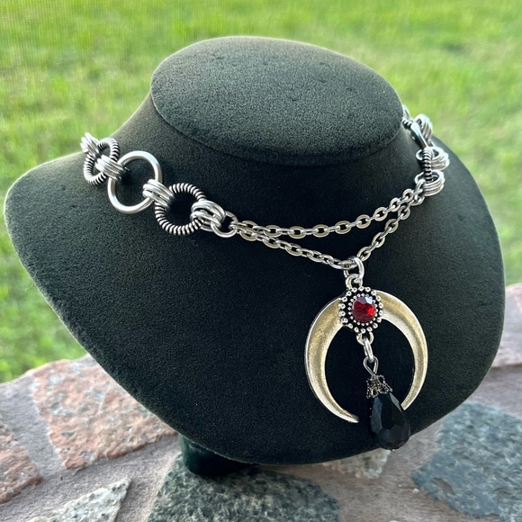Handmade maille choker necklace silver up side down moon lunula red black stone - Picture 7 of 15